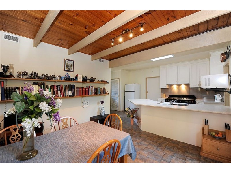 9 Kananook Avenue, Seaford VIC 3198