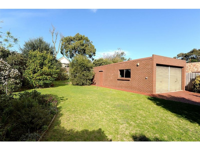 9 Kananook Avenue, Seaford VIC 3198