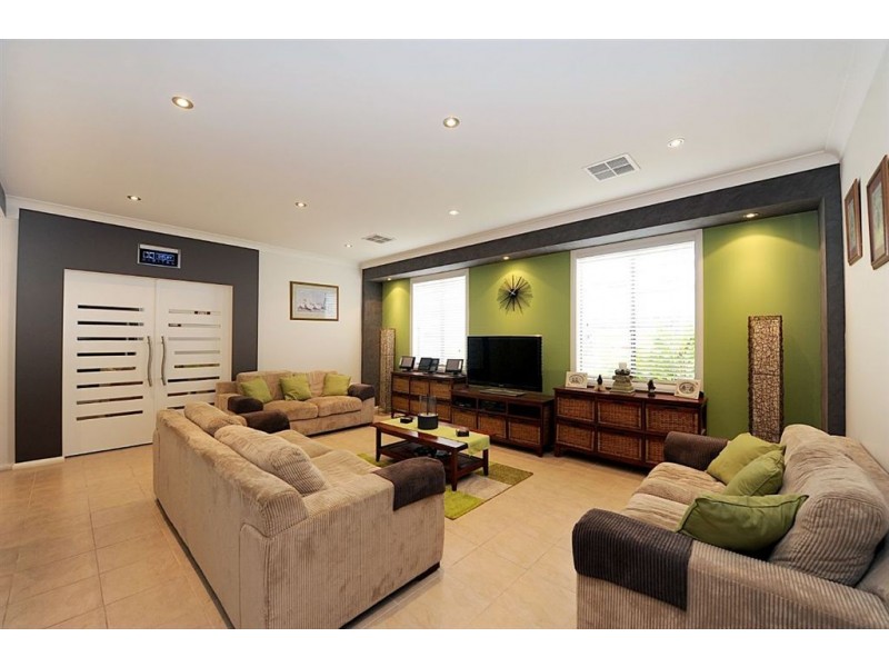 12 Desert Rose Court, Cranbourne VIC 3977