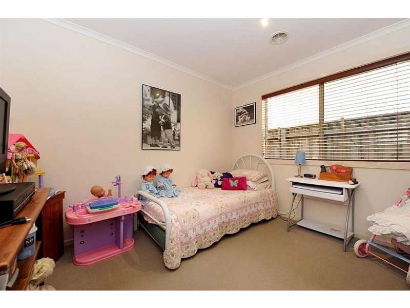 12 Fishburn Place, Cranbourne VIC 3977