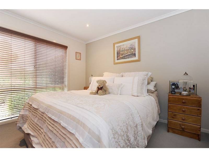 12 Fishburn Place, Cranbourne VIC 3977