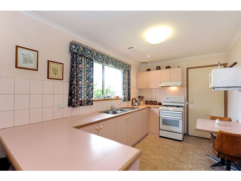 2/16 Charles Street, Seaford VIC 3198