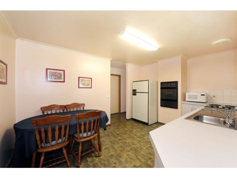 2B Sussex Crescent, Seaford VIC 3198