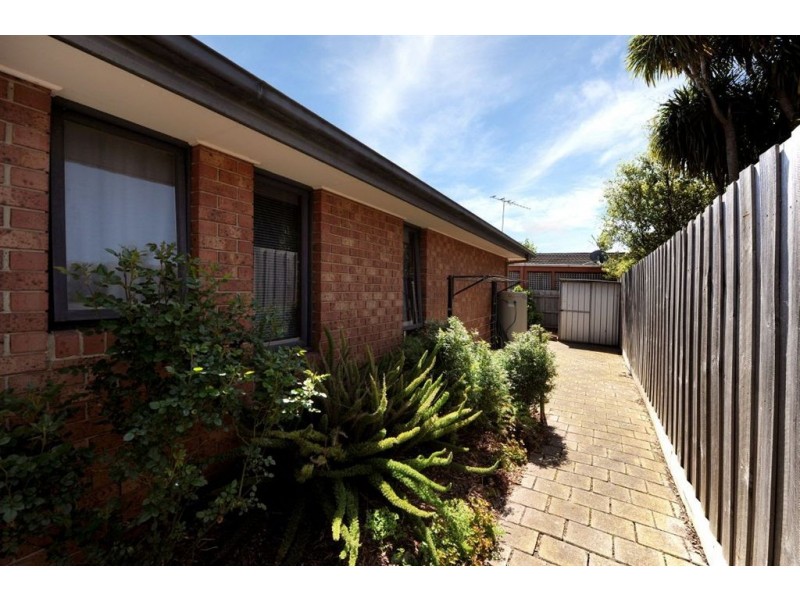 2B Sussex Crescent, Seaford VIC 3198