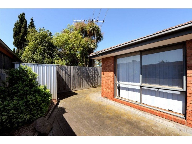 2B Sussex Crescent, Seaford VIC 3198