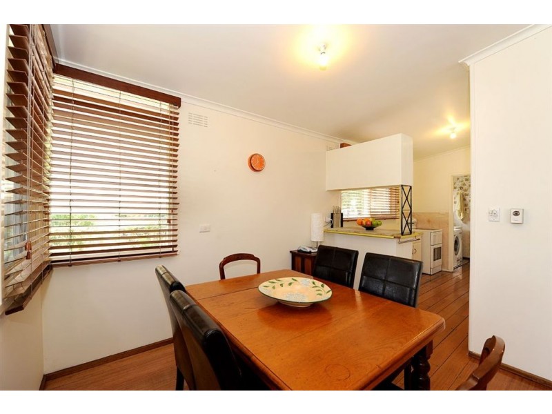 99 Railway Parade, Seaford VIC 3198