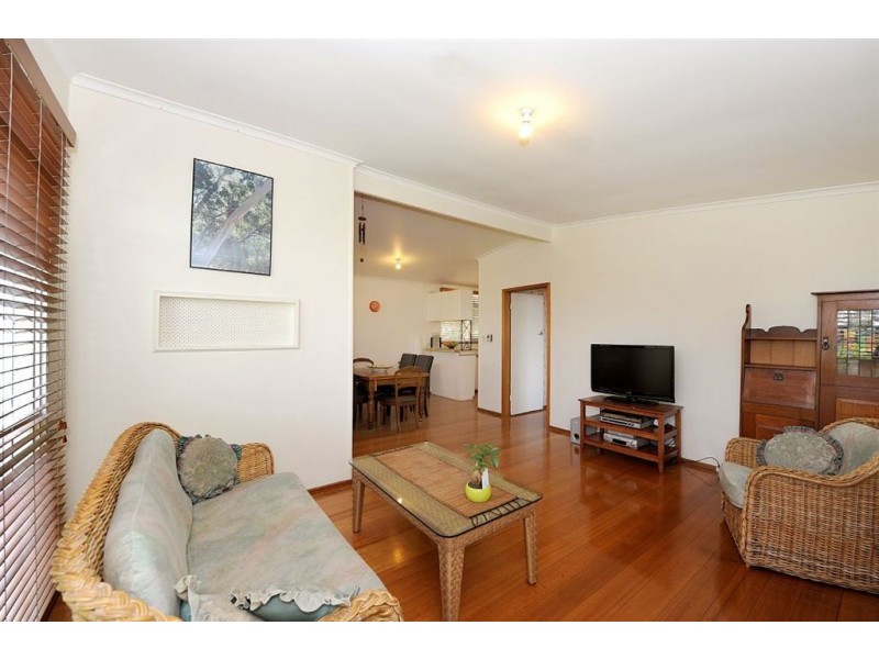 99 Railway Parade, Seaford VIC 3198