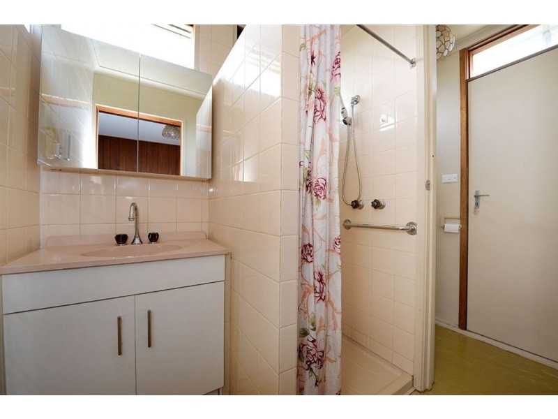 99 Railway Parade, Seaford VIC 3198