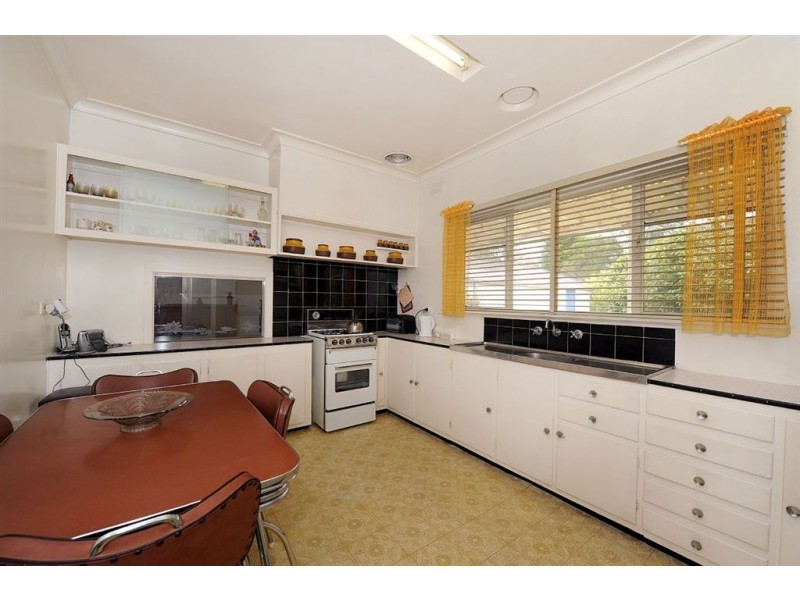 61 Kananook Avenue, Seaford VIC 3198