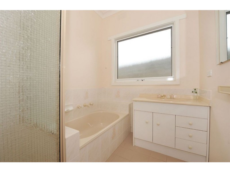 61 Kananook Avenue, Seaford VIC 3198