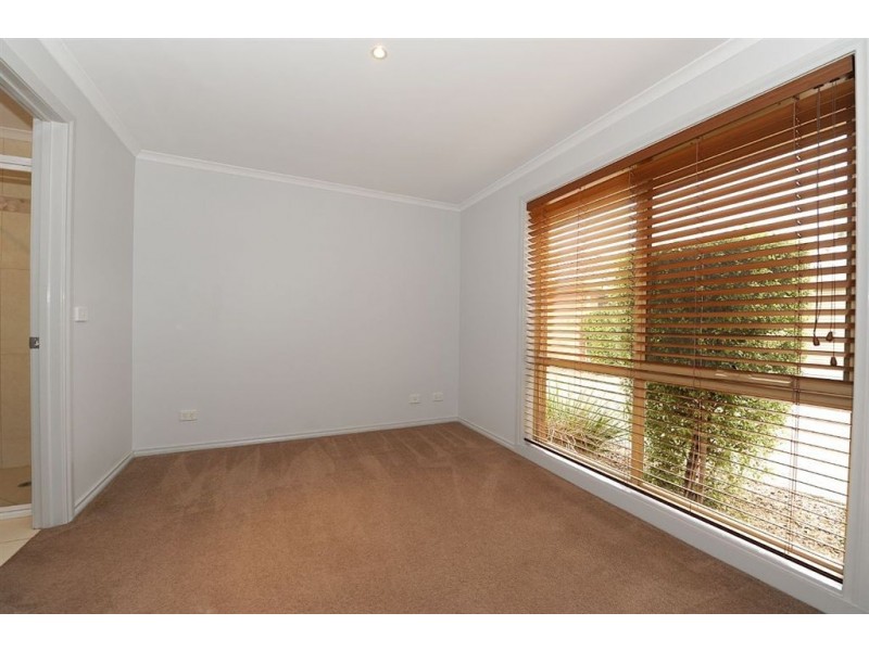 4/15 Levuka Street, Seaford VIC 3198