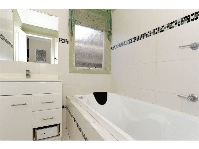 44 Emanuel Drive, Seaford VIC 3198