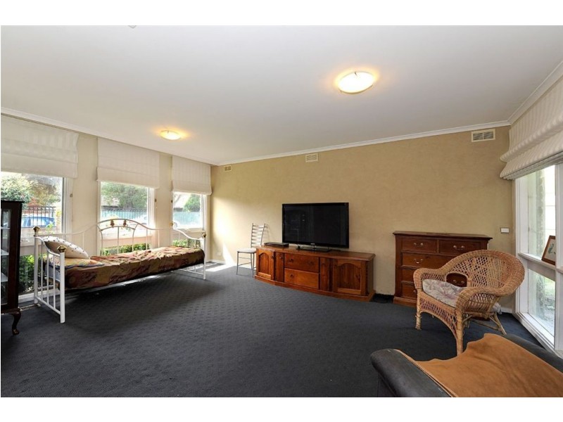 44 Emanuel Drive, Seaford VIC 3198