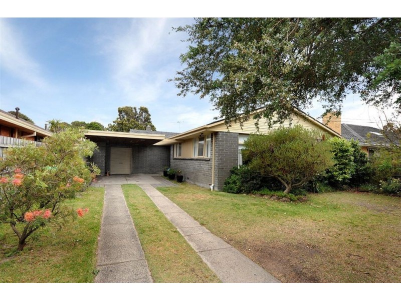 12 Mahoney Crescent, Seaford VIC 3198