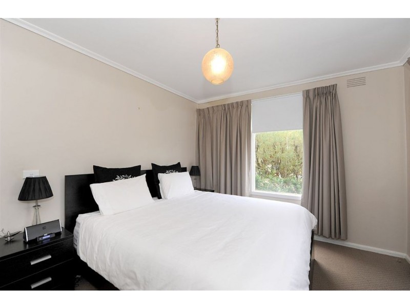 12 Mahoney Crescent, Seaford VIC 3198