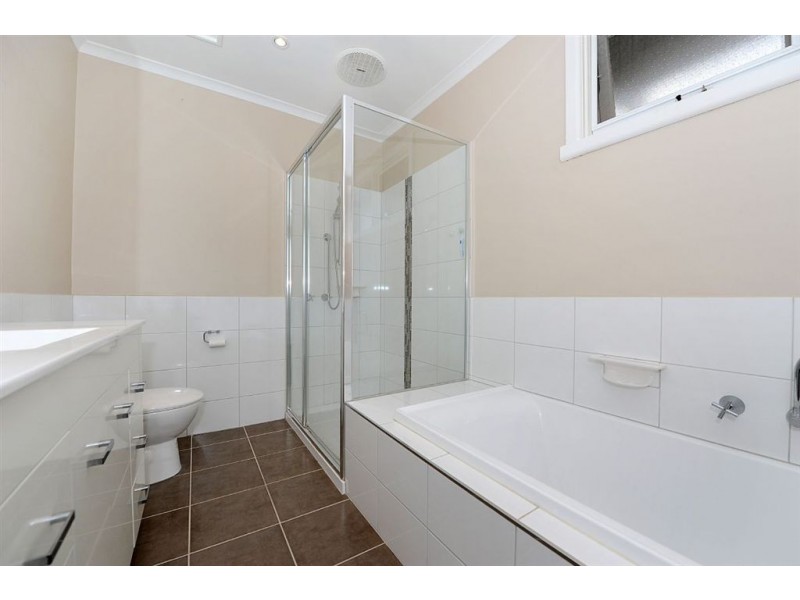 12 Mahoney Crescent, Seaford VIC 3198
