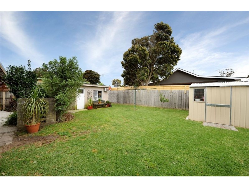 12 Mahoney Crescent, Seaford VIC 3198