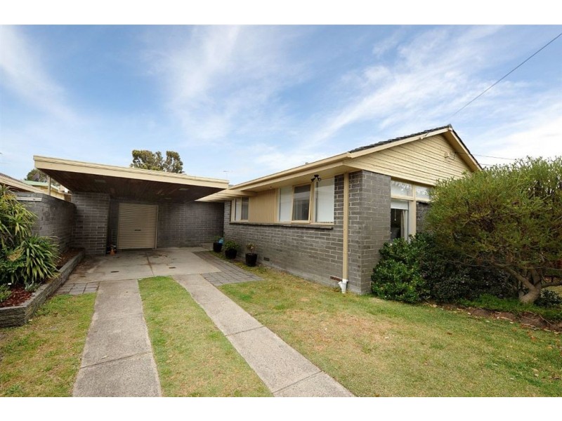 12 Mahoney Crescent, Seaford VIC 3198