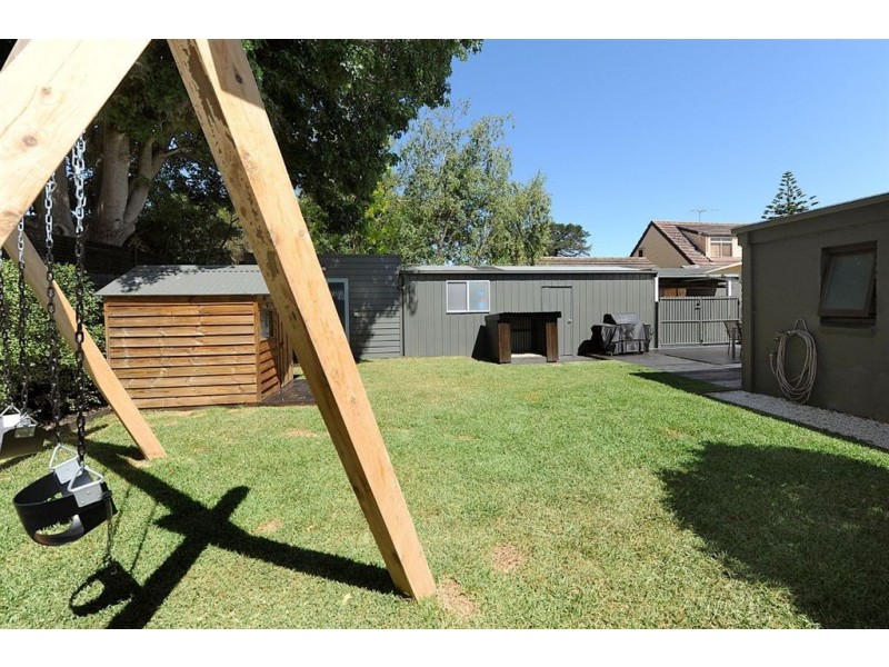 33 Seaford Road, Seaford VIC 3198