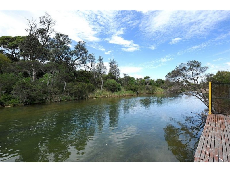 2/98 Nepean Highway, Seaford VIC 3198