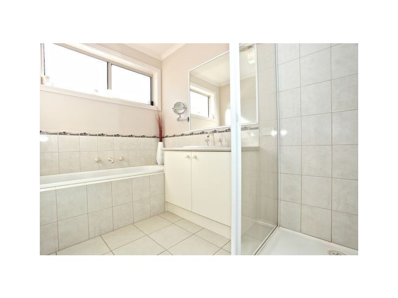 2/64 Fortescue Avenue, Seaford VIC 3198