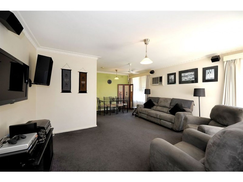 12 Carrington Avenue, Seaford VIC 3198