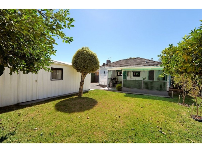 12 Carrington Avenue, Seaford VIC 3198