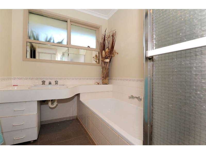 62 Emanuel Drive, Seaford VIC 3198