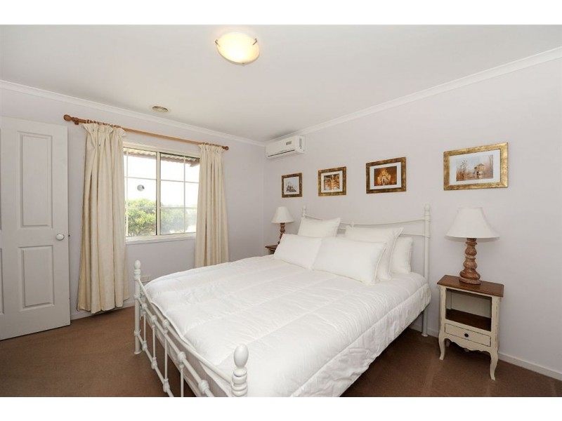 26 Moomba Street, Mornington VIC 3931