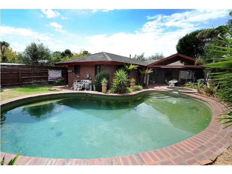 19 Wunalla Road, Seaford VIC 3198