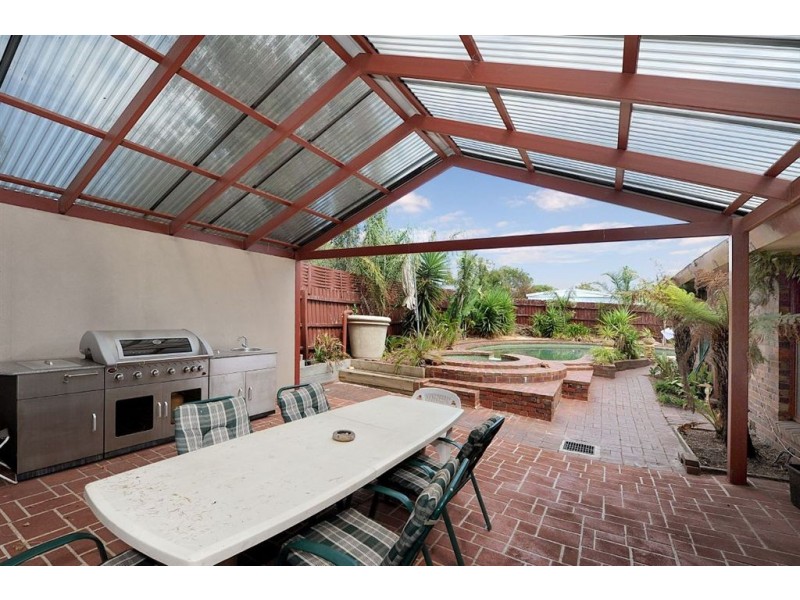 19 Wunalla Road, Seaford VIC 3198