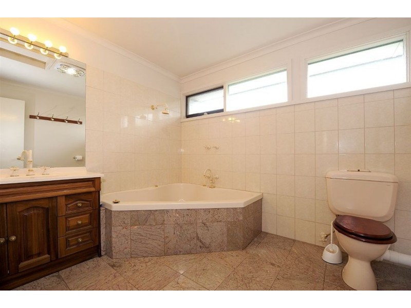 1 Ashworth Drive, Seaford VIC 3198