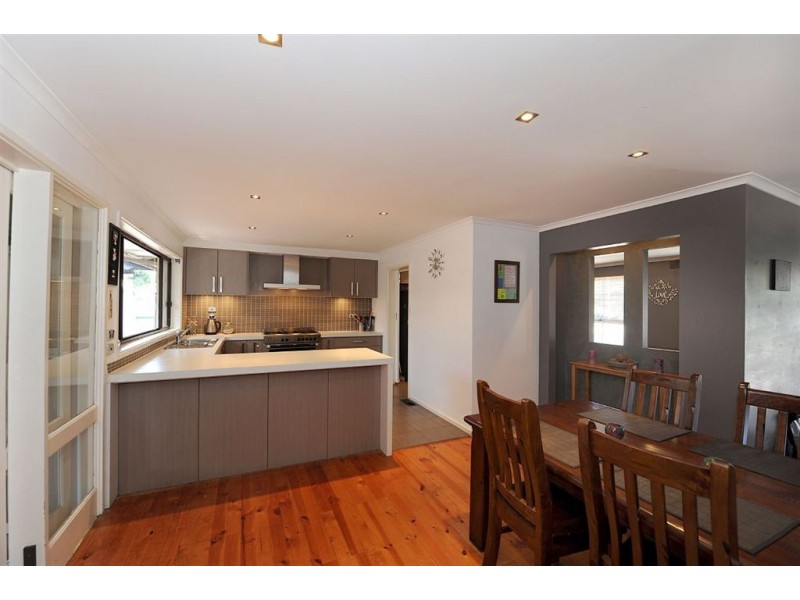 25 McBride Crescent, Seaford VIC 3198