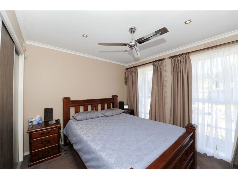 25 McBride Crescent, Seaford VIC 3198