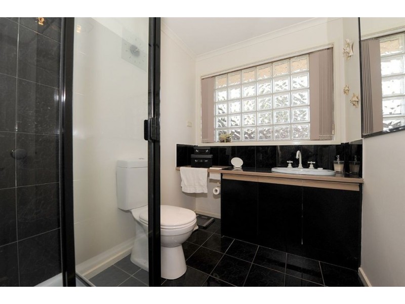 60 Rowellyn Avenue, Carrum Downs VIC 3201