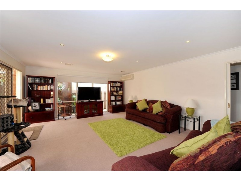 60 Rowellyn Avenue, Carrum Downs VIC 3201