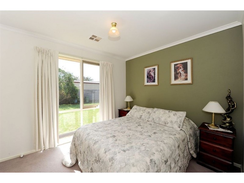 60 Rowellyn Avenue, Carrum Downs VIC 3201
