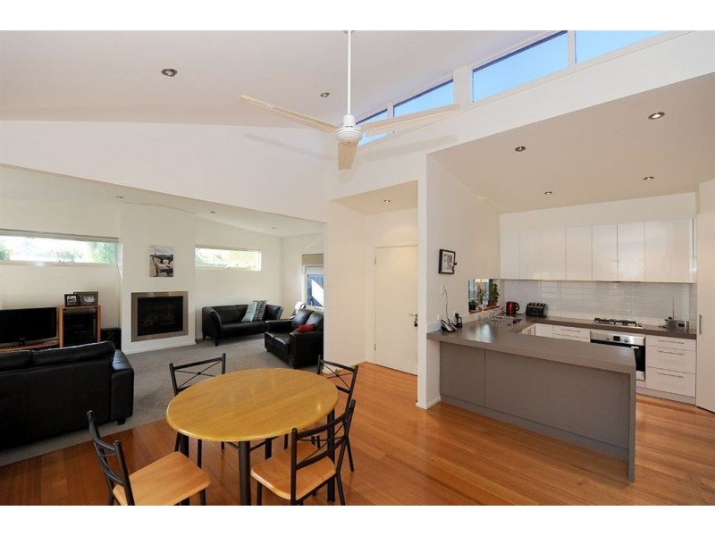 52a Rosslyn Avenue, Seaford VIC 3198