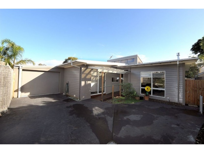 52a Rosslyn Avenue, Seaford VIC 3198