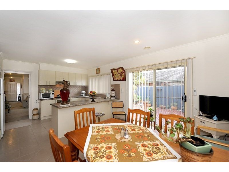 2A Barry Street, Seaford VIC 3198