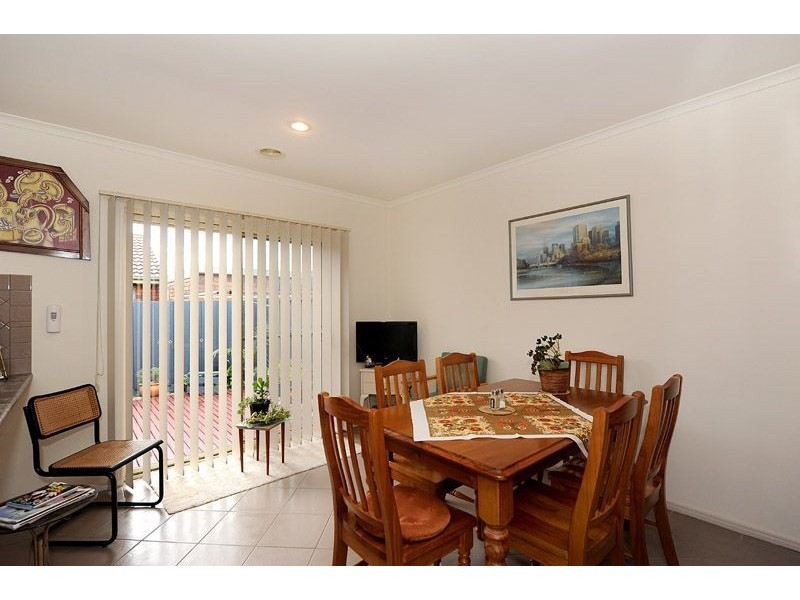 2A Barry Street, Seaford VIC 3198