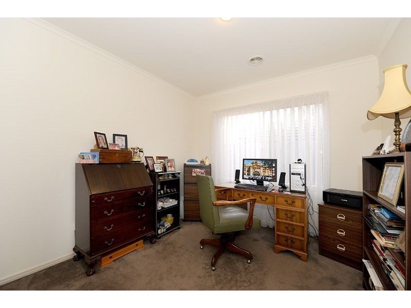 2A Barry Street, Seaford VIC 3198