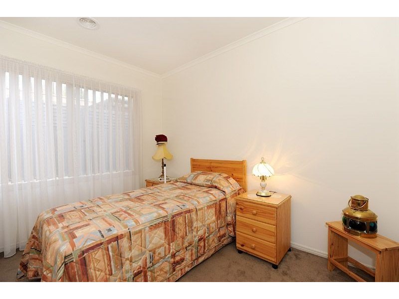 2A Barry Street, Seaford VIC 3198