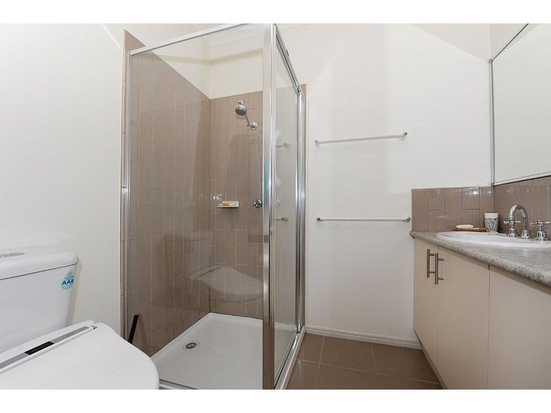 2A Barry Street, Seaford VIC 3198