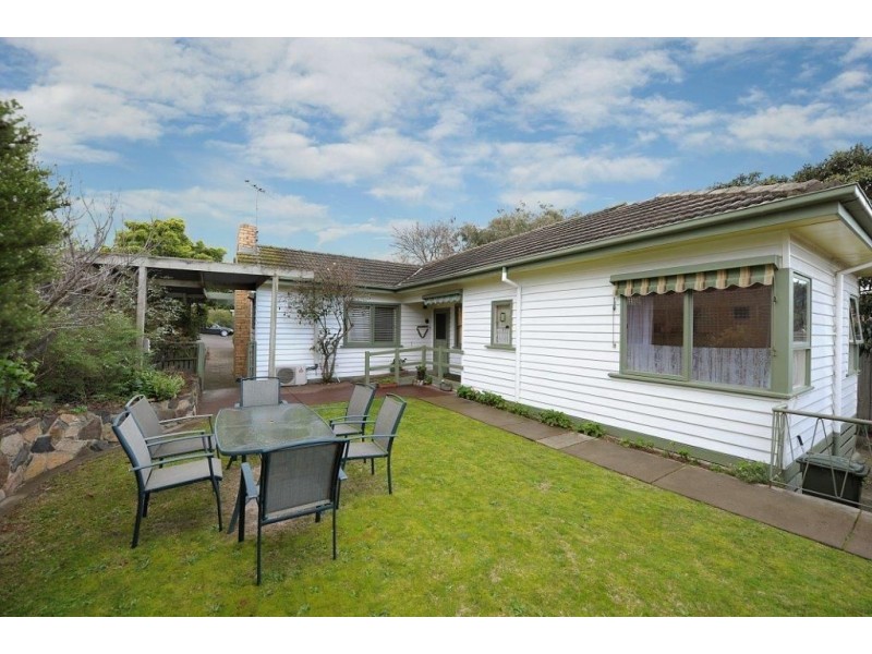 6 Myra Street, Seaford VIC 3198