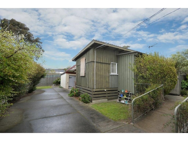 6 Myra Street, Seaford VIC 3198