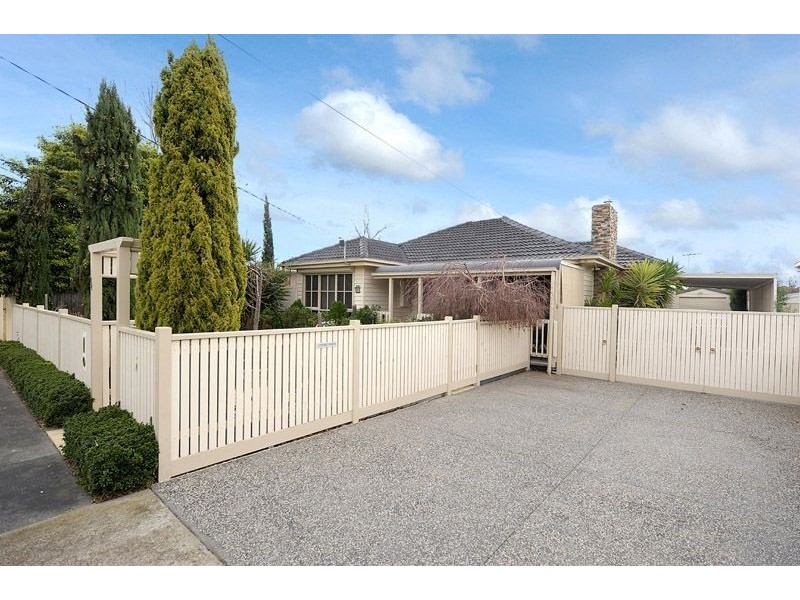 4 Seacrest Avenue, Seaford VIC 3198