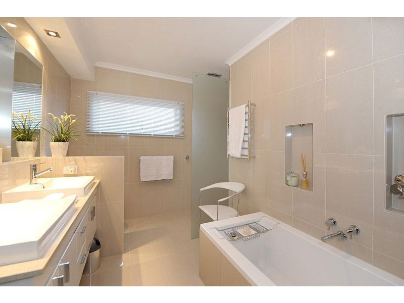 4 Seacrest Avenue, Seaford VIC 3198