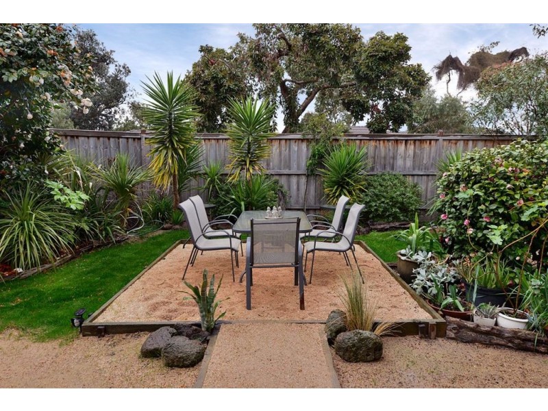 27 Boonong Ave, Seaford VIC 3198