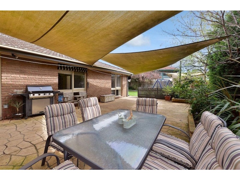 25 Downs Road, Seaford VIC 3198